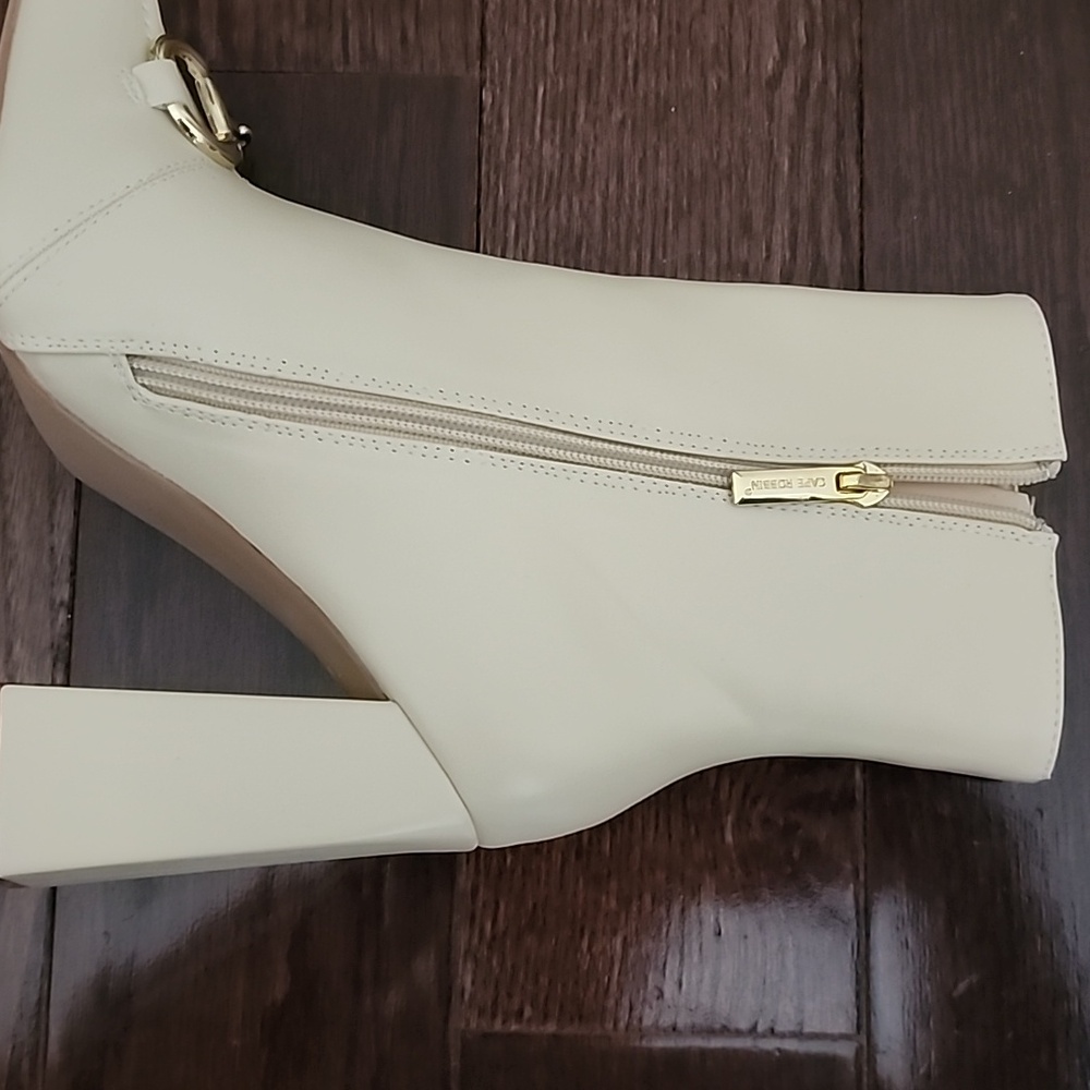 Cape Robbin Cream and Gold Heeled Boots - Picture 2 of 5